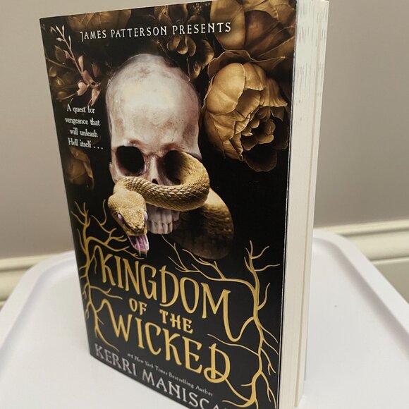 Kingdom of the Wicked by Kerri Maniscalco Book One Paperback Copy - Picture 2 of 3